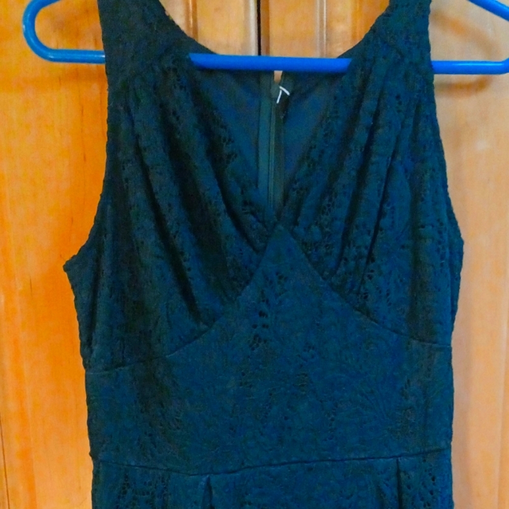 Lace green dress